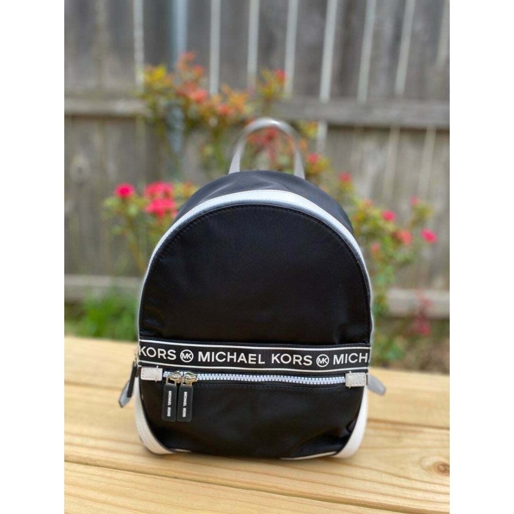 Michael Kors ☆ KENLY MEDIUM BACKPACK ~ Black White